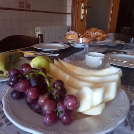 Conte Umberto לינה וארוחת בוקר