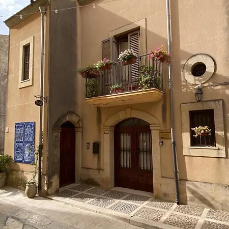 Couette-café Conte Umberto 3*